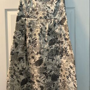 Old Navy Black and Cream Floral A-Line Skirt